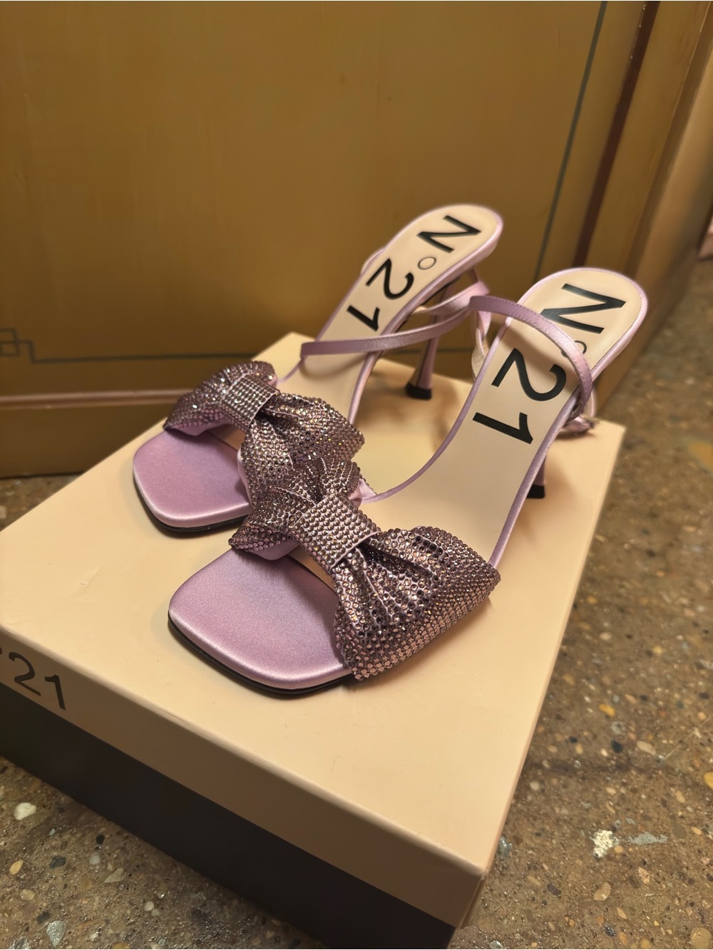 No 21 Bow Mid-Heel Sandals, Made in Italy